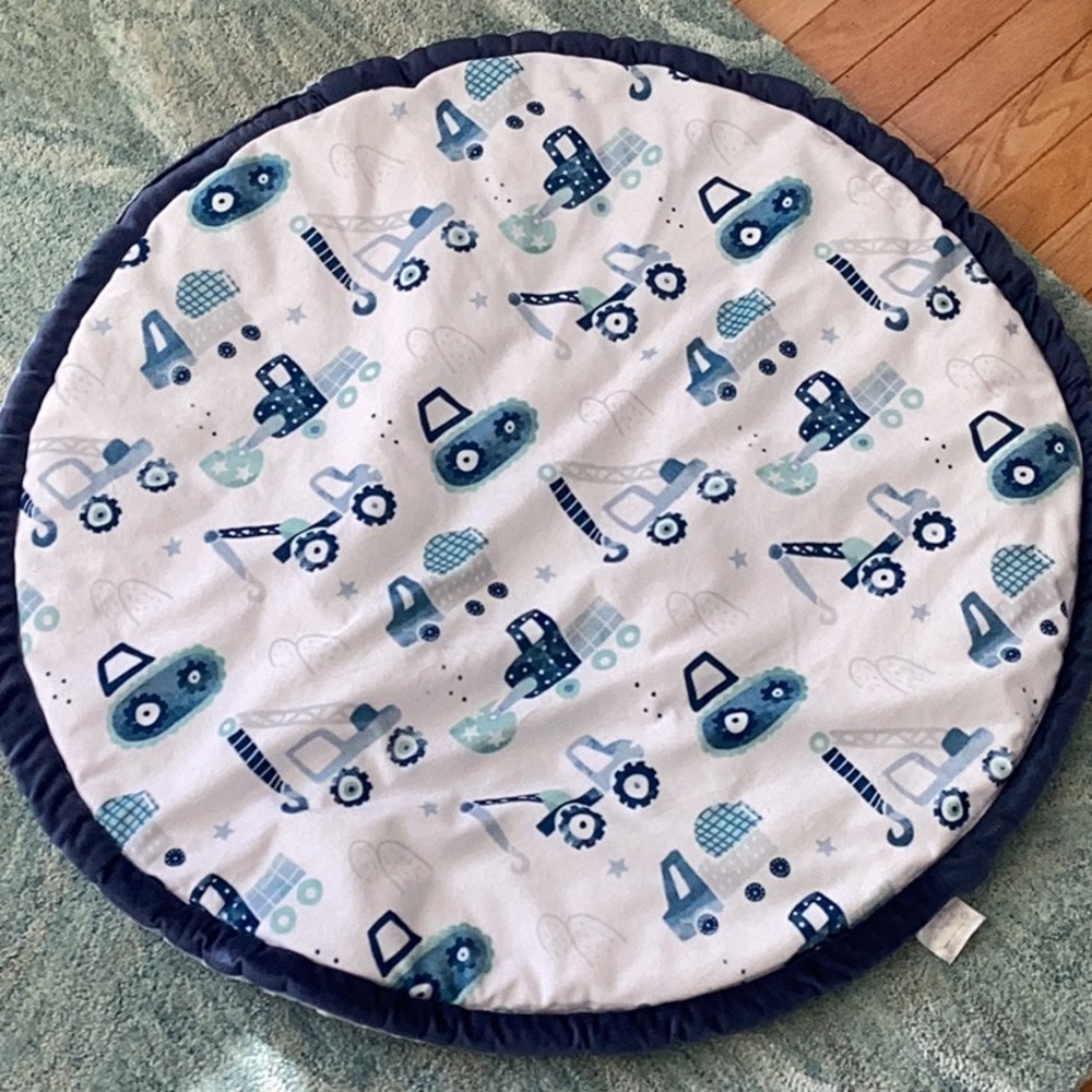 Round padded baby play mat two sided blue plaid and construction vehicles 35”
